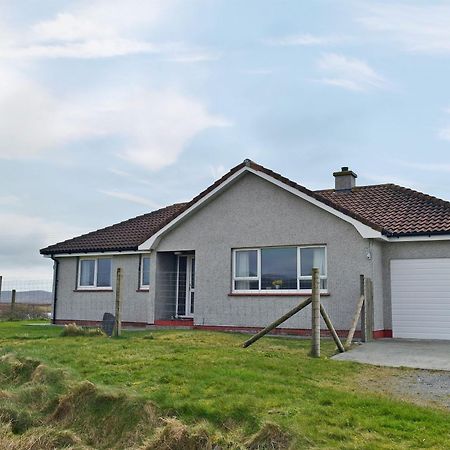 Bute Cottage Daliburgh  外观 照片